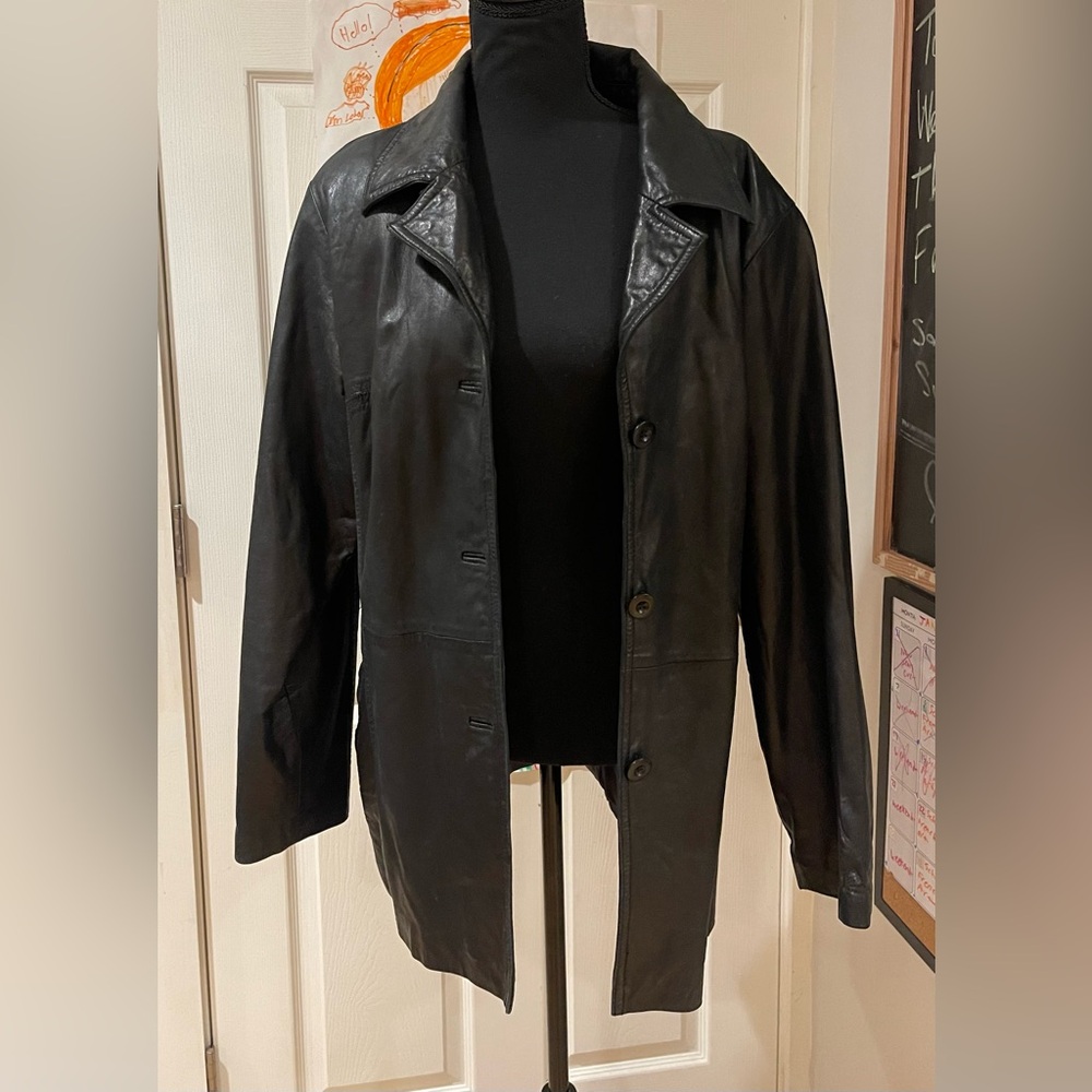 Vintage Atelier by B. Thomas black 100% leather three button blazer/jacket Sz M